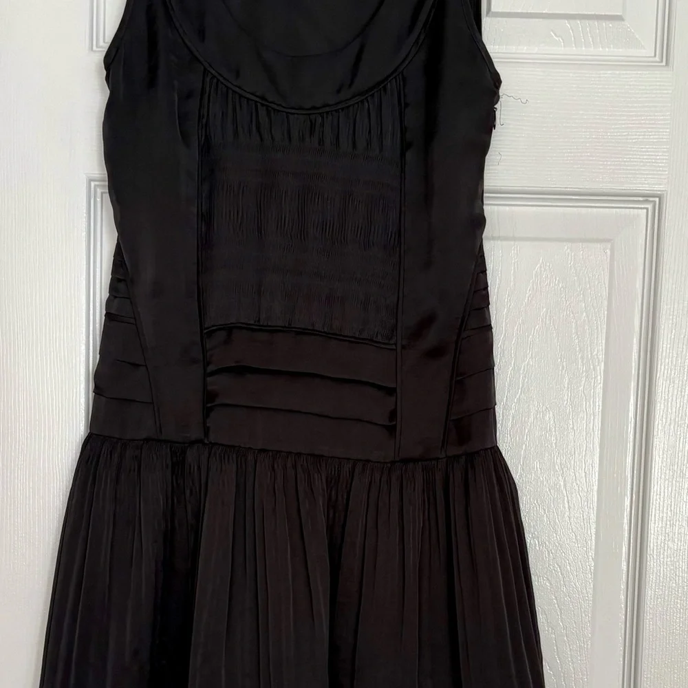 EUC Vintage Diane Von Furstenberg Black Pleated Mini Wills Dress Size 0 - Picture 3 of 12